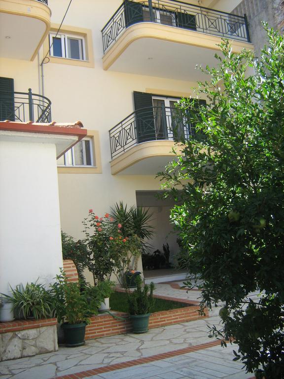 Filoxenia Appartement Levídhion Buitenkant foto
